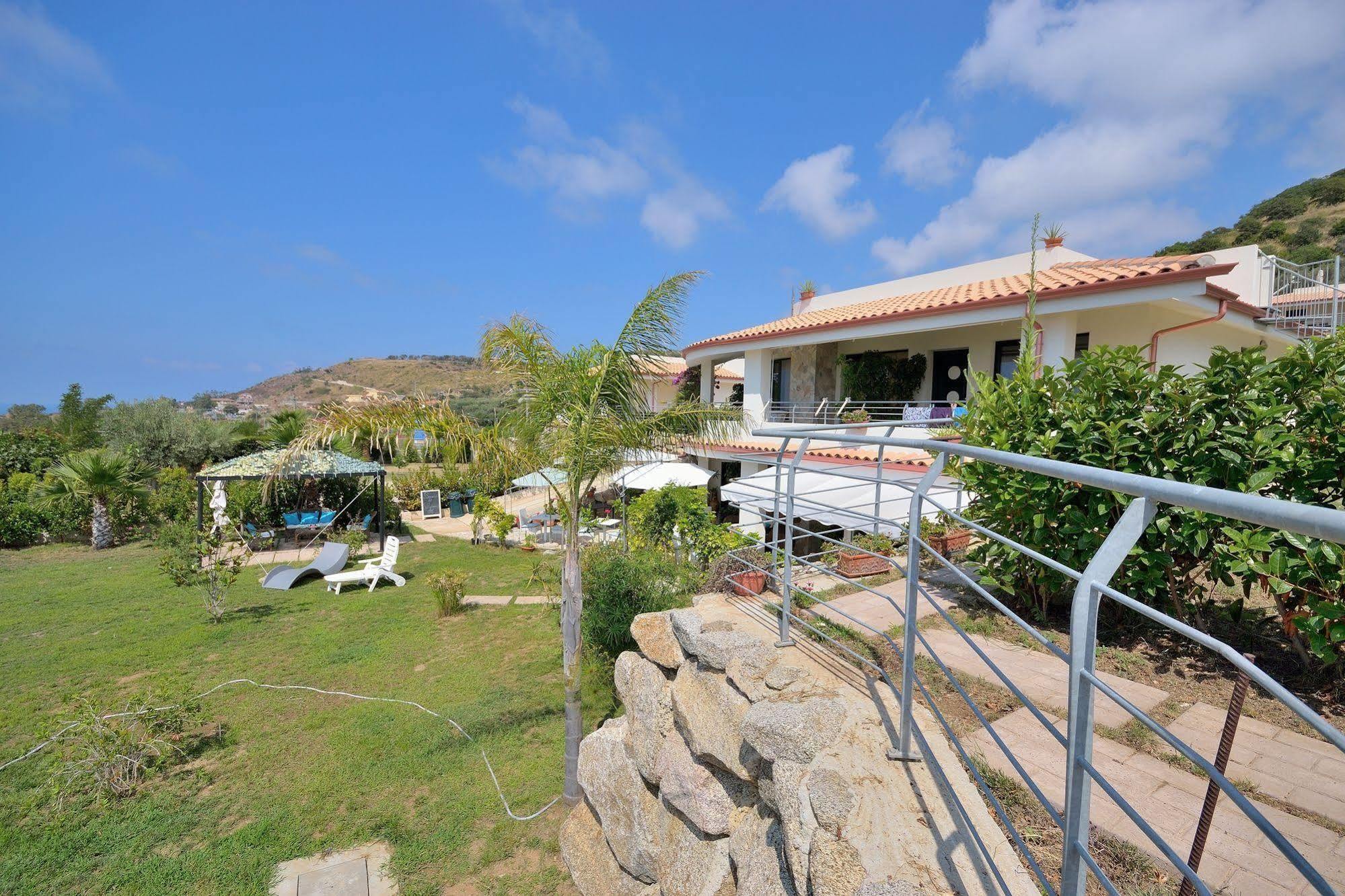 B&B Villa Pimm'S Zambrone Exterior foto